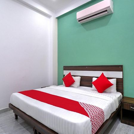 Garhi Harsaru Hotel O 71370 White House מראה חיצוני תמונה