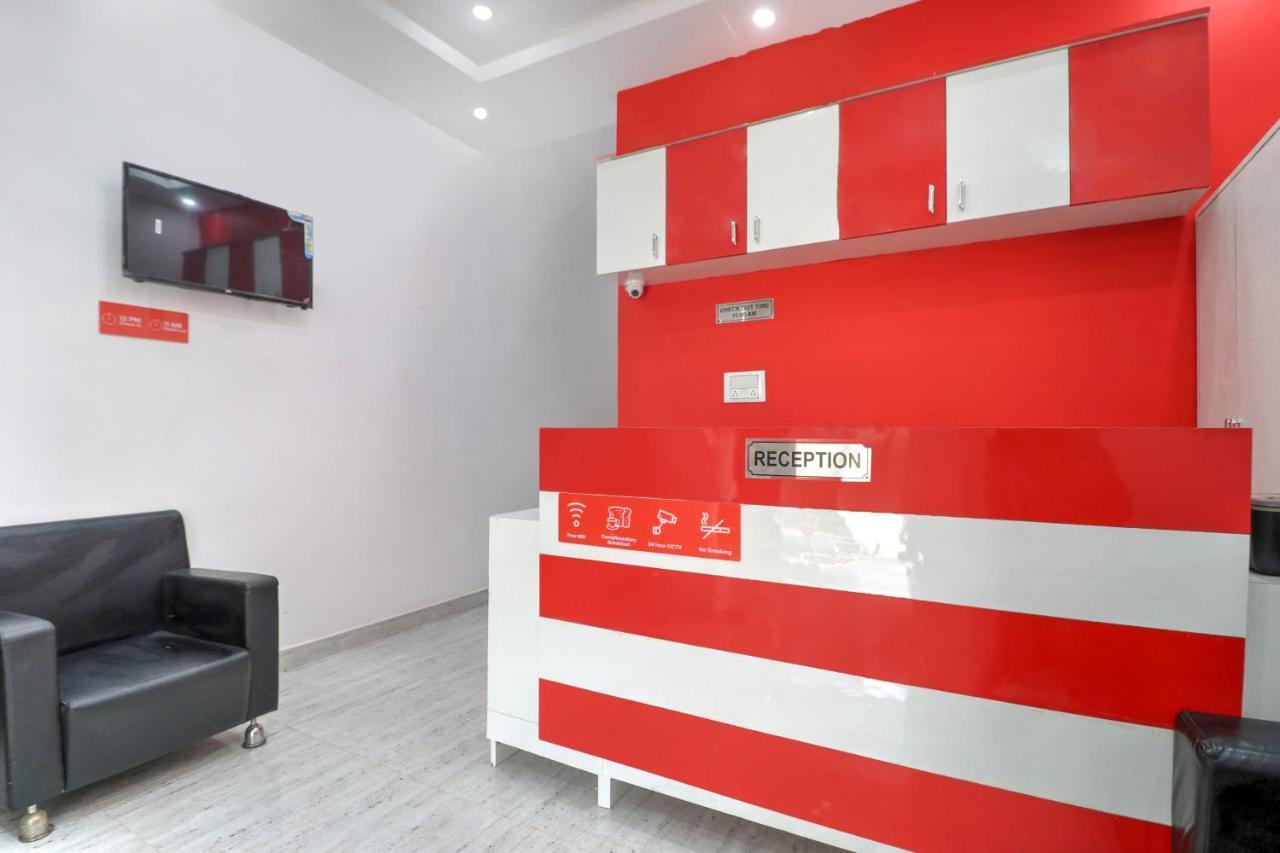 Garhi Harsaru Hotel O 71370 White House מראה חיצוני תמונה