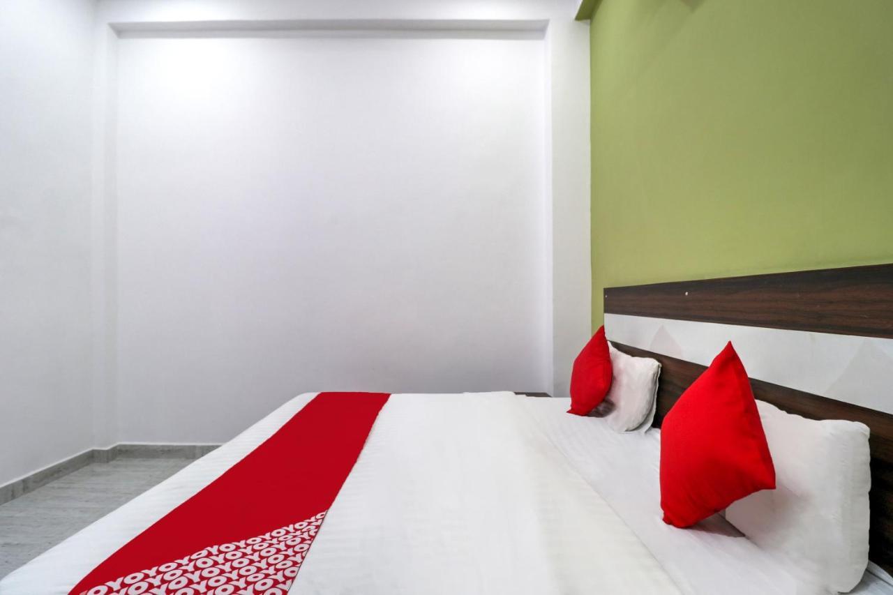 Garhi Harsaru Hotel O 71370 White House מראה חיצוני תמונה