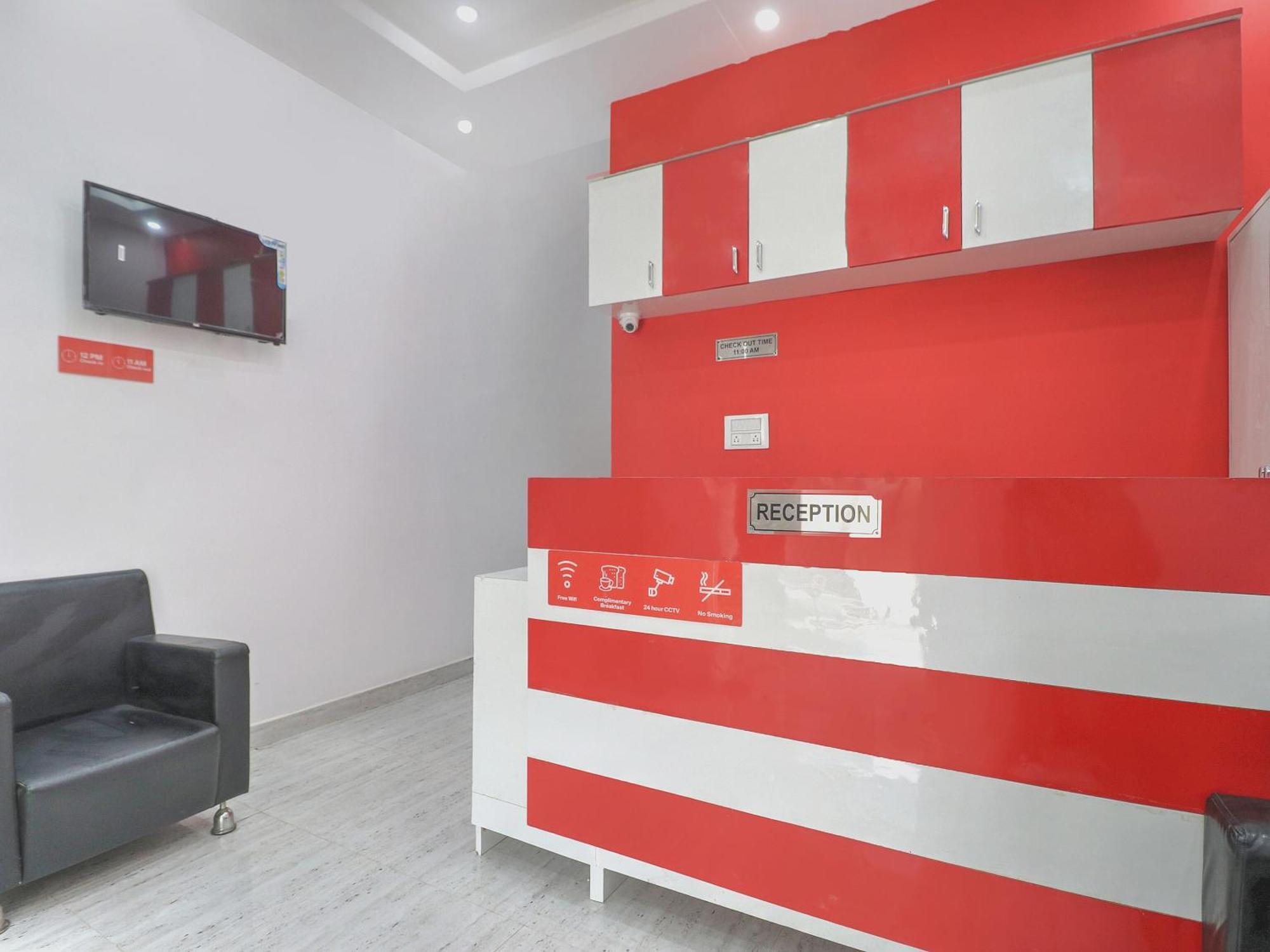 Garhi Harsaru Hotel O 71370 White House מראה חיצוני תמונה