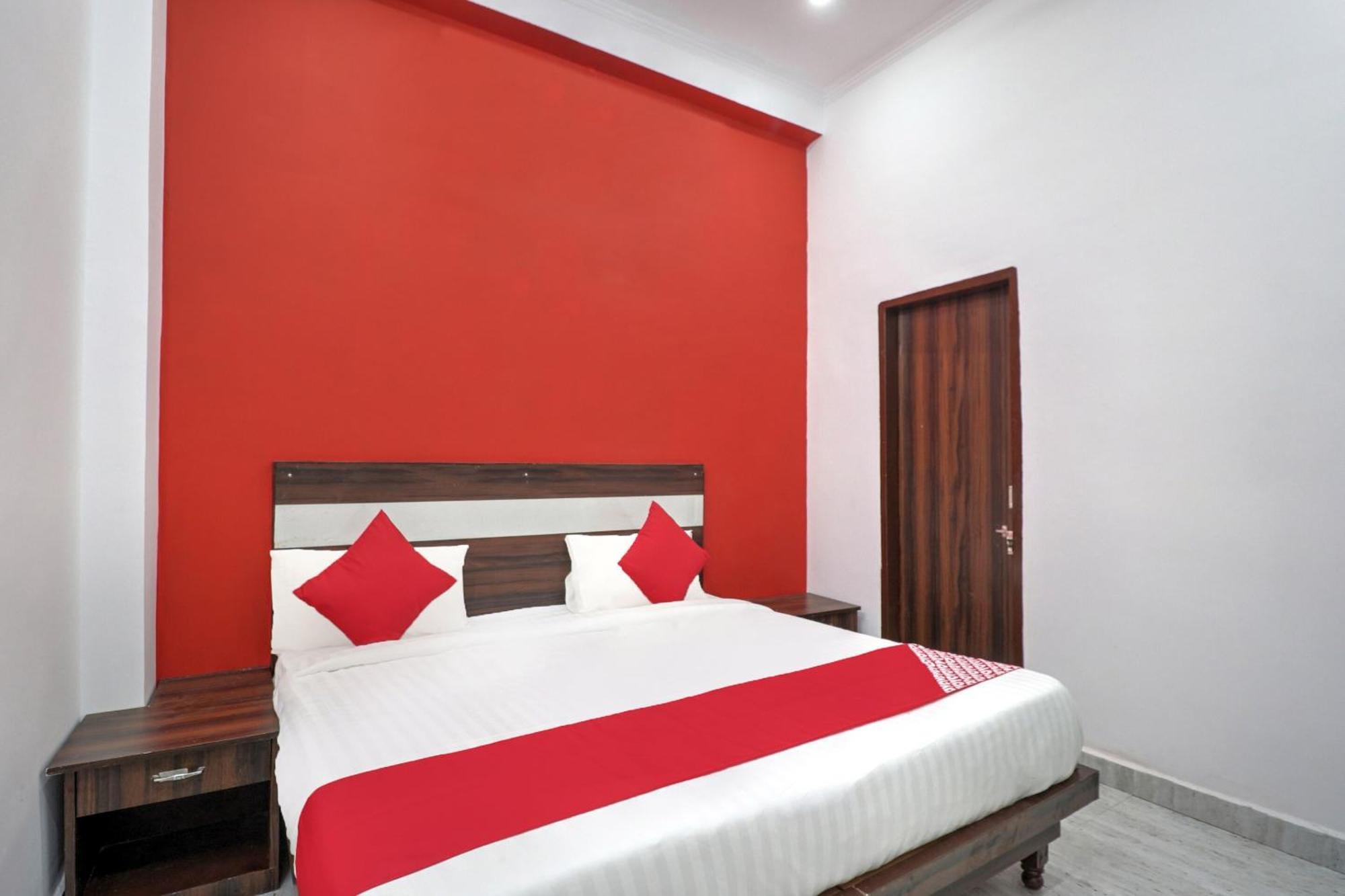 Garhi Harsaru Hotel O 71370 White House מראה חיצוני תמונה