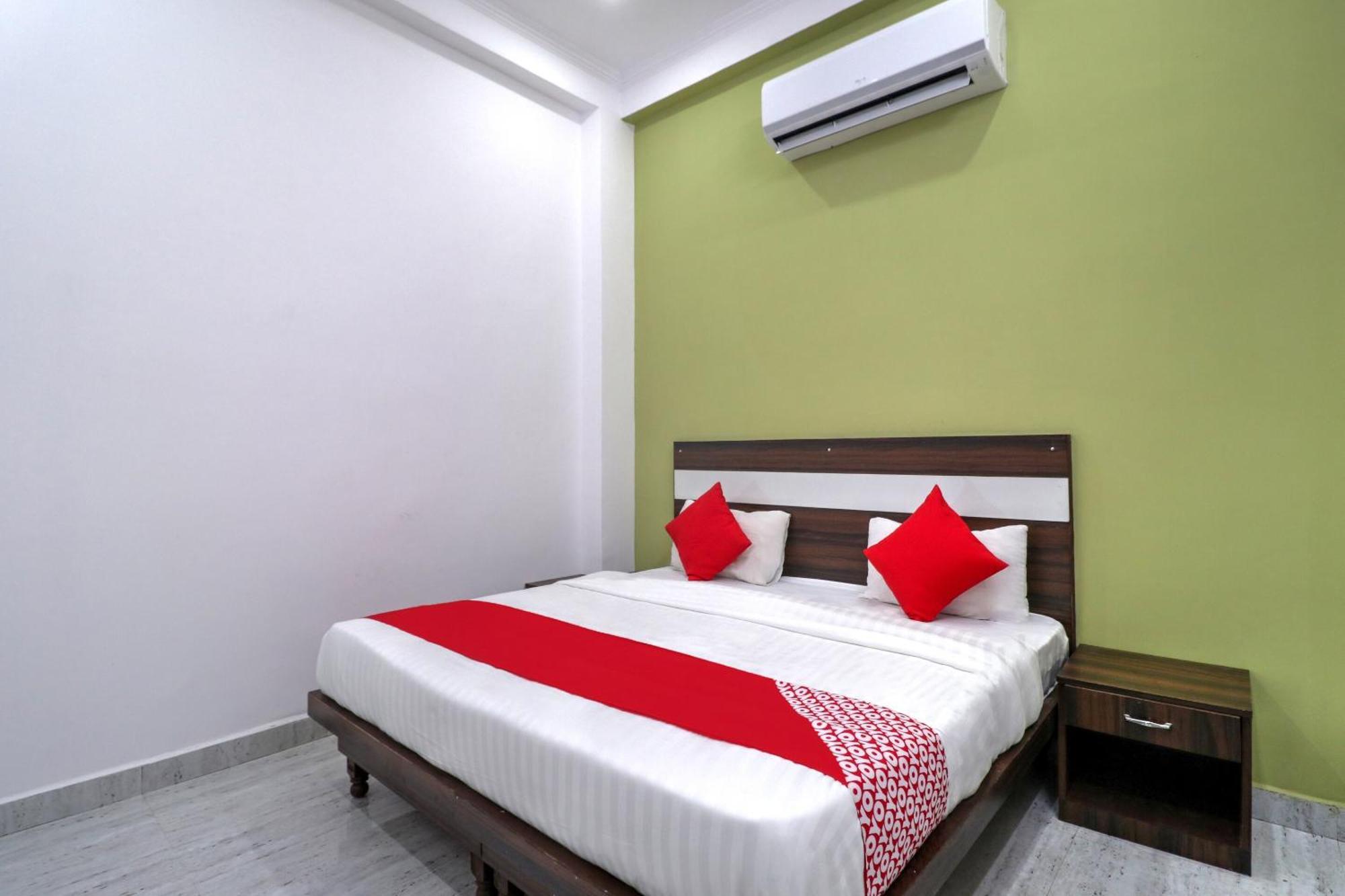 Garhi Harsaru Hotel O 71370 White House מראה חיצוני תמונה