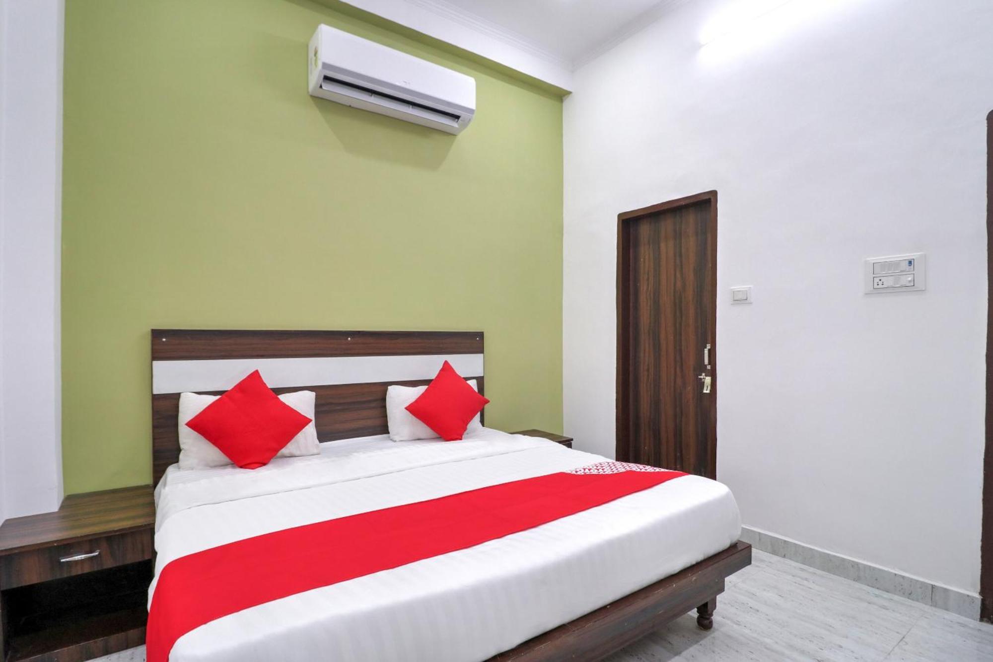 Garhi Harsaru Hotel O 71370 White House מראה חיצוני תמונה